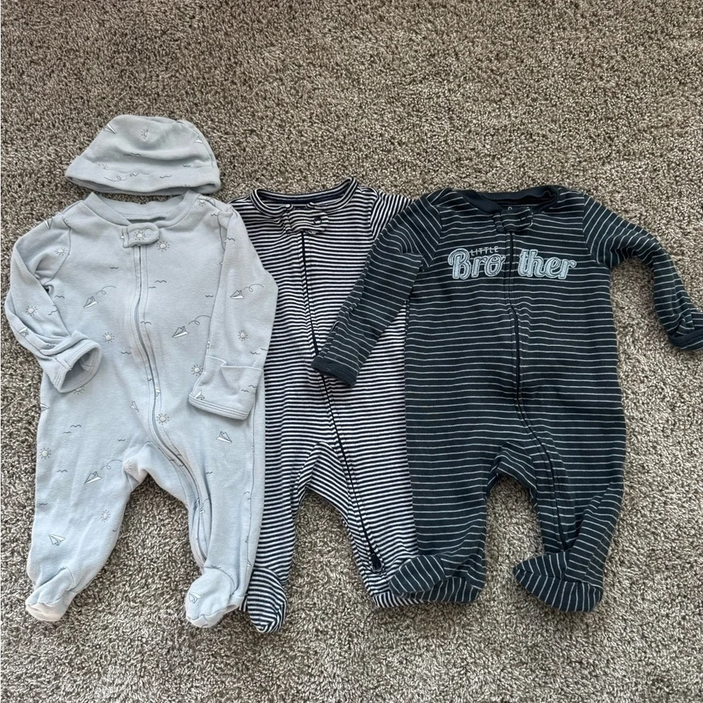Carter’s Baby Boy 3-Pack bundle Footed Zip Sleepers Pajamas Blue Striped Size 3M